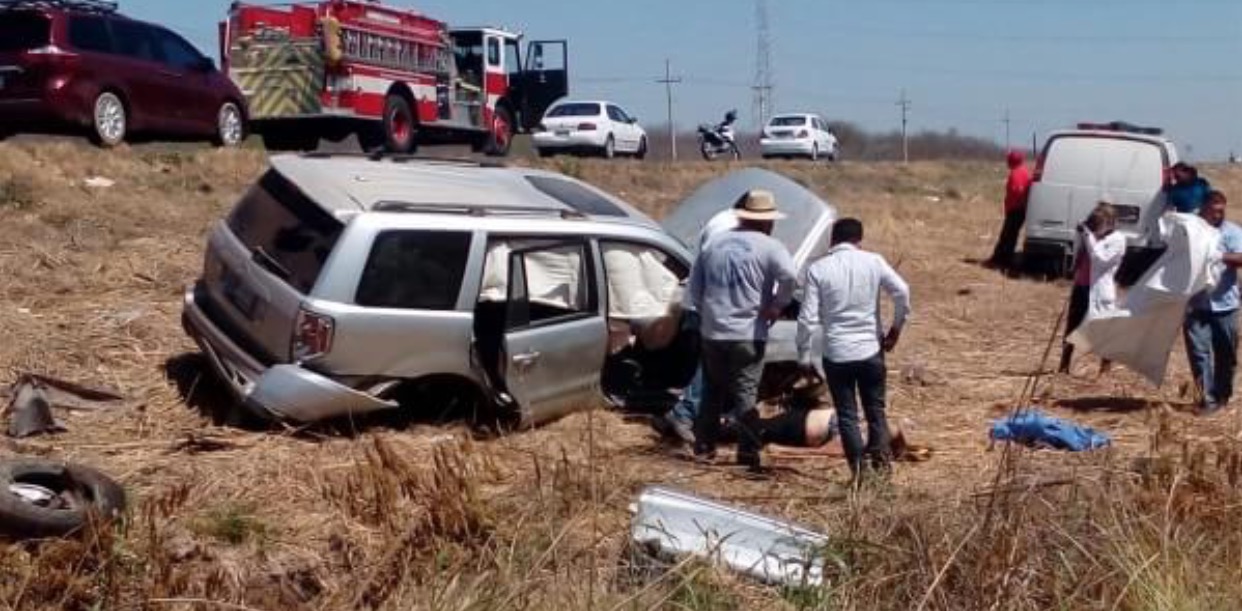 Muere Mujer En Aparatosa Volcadura Reporteros Asociados